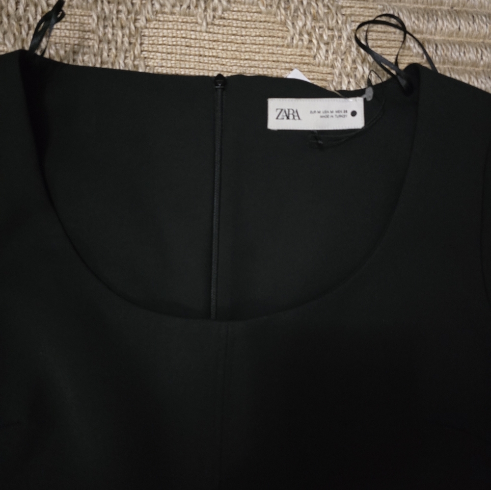 Classic Short Sleeve Black Dress - Picture 9 of 15